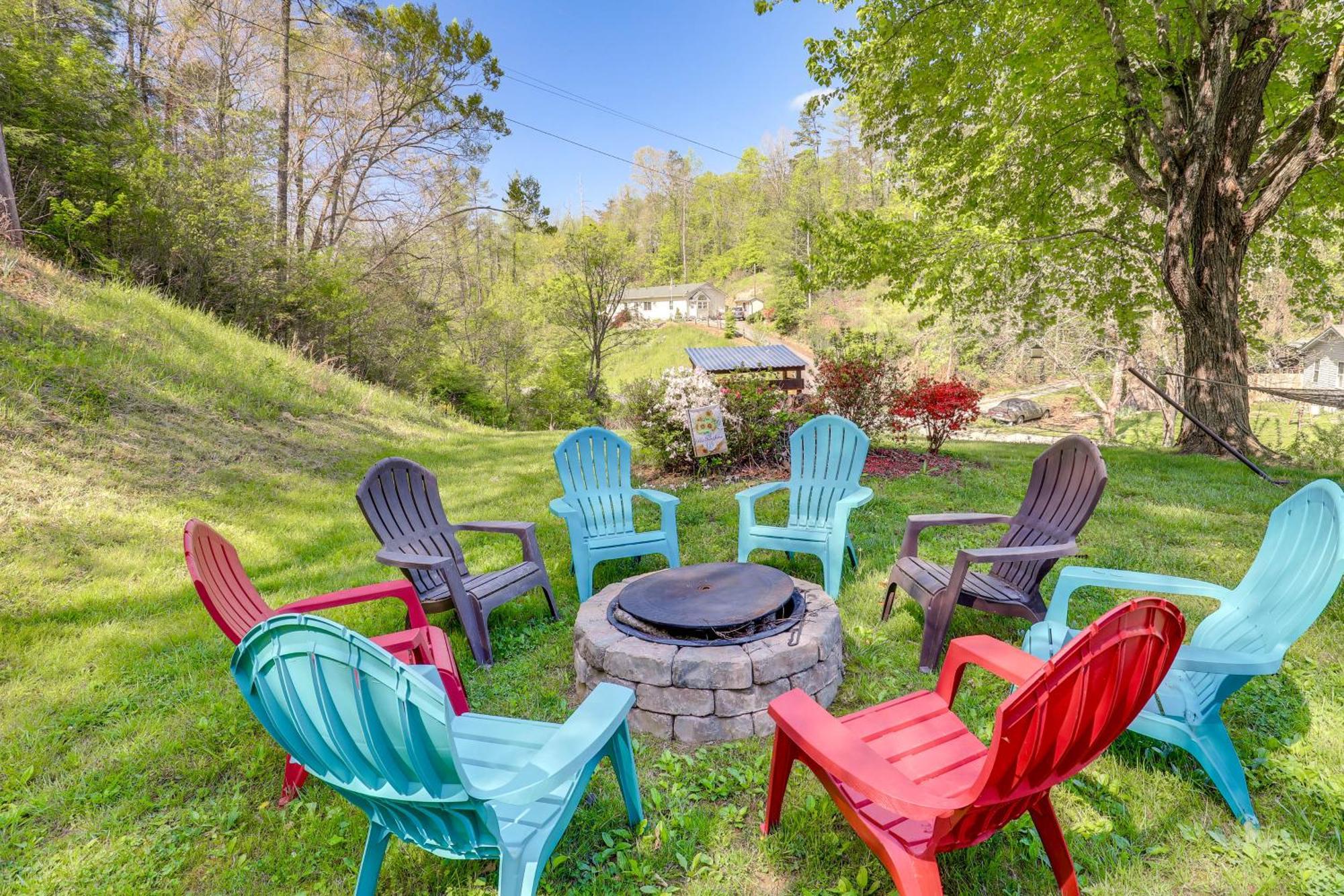 Updated Marshall Home With Fire Pit And Game Room! Exterior foto