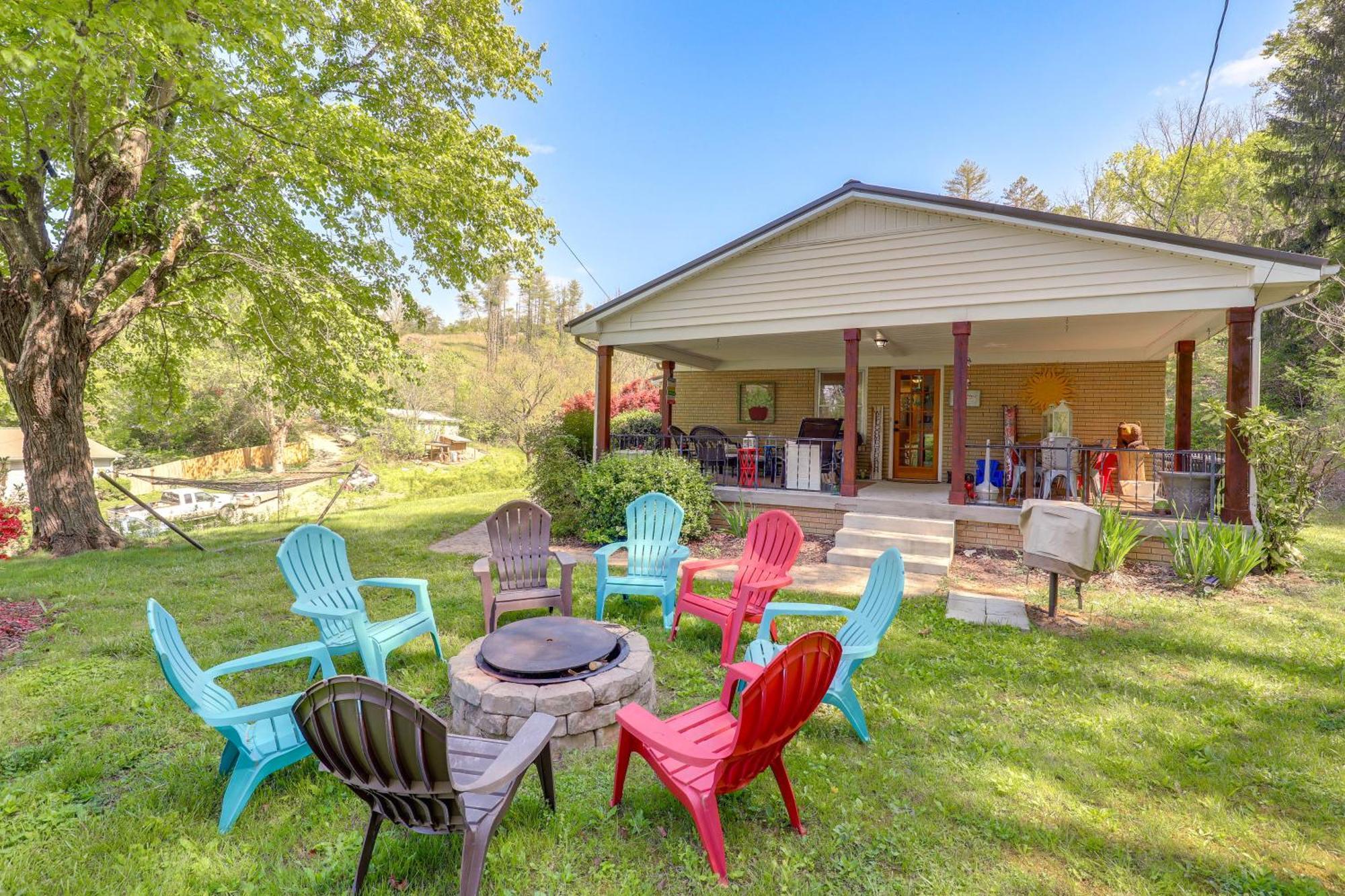 Updated Marshall Home With Fire Pit And Game Room! Exterior foto